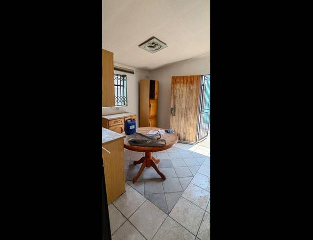 2 BEDROOM HOUSE FOR SALE IN MAPETLA